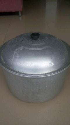 深圳二手日用百貨銷售 40cm九九新特大鋁鍋僅售30元